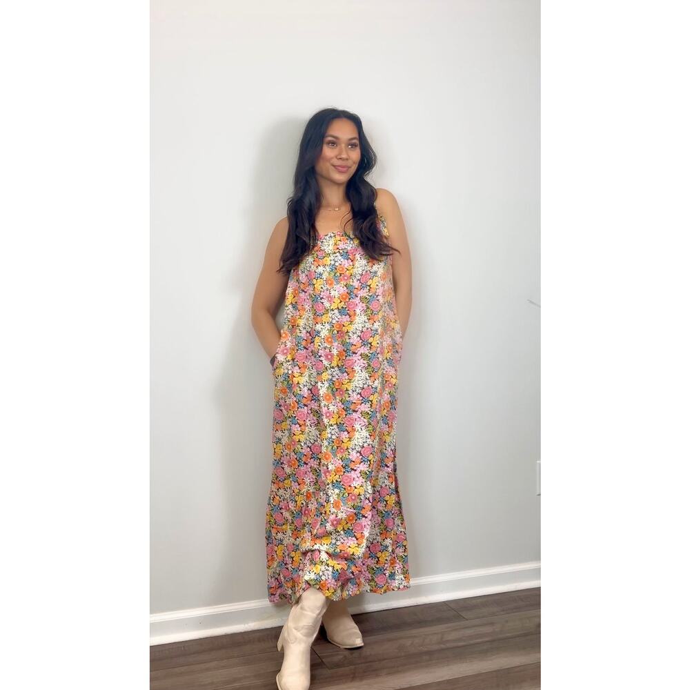 Show Me Your Mumu Anaya Maxi Dress in Wild Flora Medium Ditsy Print Pullover‎